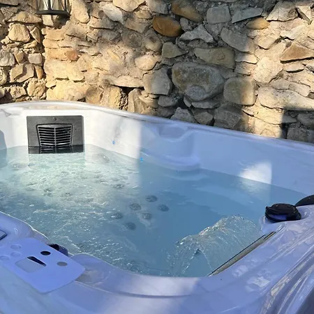 Calme Avec Jacuzzi Privé Affittacamere Cliousclat